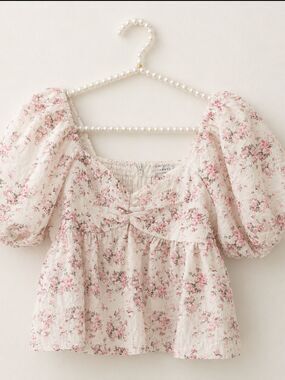 English Factory Floral Puff Sleeve Peplum Top Sz M NWOT